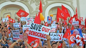 Wie Präsident Saïed Tunesien in die Autokratie führt