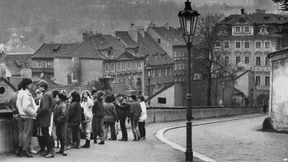 Ran an die Gebärmutter der menschlichen Erfahrung