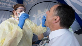 Großteil der Corona-Infizierten zeigt Symptome