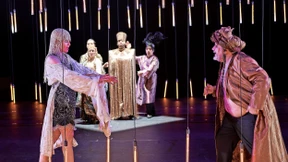 Der Sultan denkt in Saus und Braus