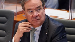 Laschet fordert niedrigere Steuern und hofft auf die FDP