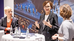 Erfüllende Naturwissenschaften und aufgezeichnete Vorlesungen