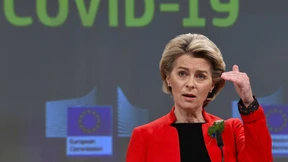 Von der Leyen droht mit generellem Exportverbot für Impfstoff