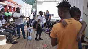 Italien lässt wieder aus Seenot gerettete Migranten an Land