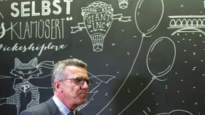 Facebook soll Verbotenes selbständig löschen