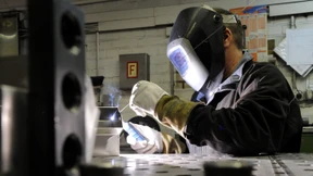 Jeder sechste Betrieb verlagert Jobs und Produktion ins Ausland