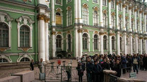 Spende für die Mäuse-Jäger