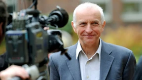 Datenschützer unterliegt Facebook