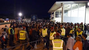 Tausende Flüchtlinge erreichen Österreich