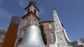 Eine Glocke als Symbol für Freiheit und Demokratie
