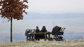 Jede zweite erwerbstätige Frau ohne Existenzsicherung