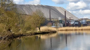 Öllache auf der Werra in Heringen