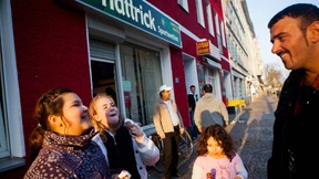 Harte Jungs mit Frauenstrumpfhosen