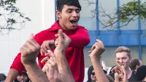 Flüchtlinge und Unterstützer feiern wieder friedlich