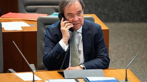 Laschet relativiert Pläne für Grundschulöffnung