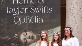 Taylor-Swift-Fans stürmen Wiesbadener Museum