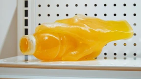 Zurück zum Material: Die Ausstellung „Speculations On Anonymous Materials“ in Kassel