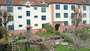 Ein Skal auf die Nachbarn!