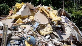 Bei Hoteleinsturz verletzter Mann wird auf Intensivstation behandelt