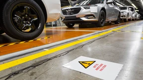 Ein Autowerk wacht wieder auf