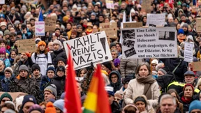Wahlkampf und Demonstration in der Stadt