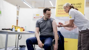 Erste Gruppen sollen im Januar geimpft sein