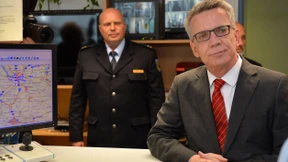 De Maizière sieht die Polizei gut aufgestellt – trotzdem will er mehr Beamte