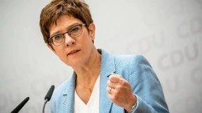Kramp-Karrenbauer kündigt Entscheidung zum KSK an