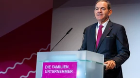 Die Wirtschaft blickt erschrocken nach Erfurt