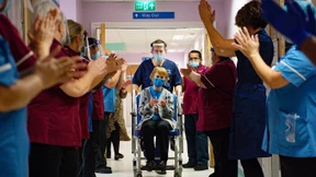 90 Jahre alte Nordirin als Erste geimpft