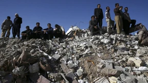 Iran stellt Rettungseinsätze im Erdbebengebiet ein