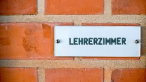 Schiebt nicht immer alles auf die Lehrer