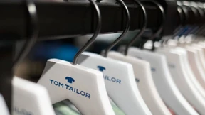 Staatshilfen sichern Modemarke Tom Tailor