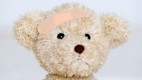 Wenn sich das Baby aus Frust selbst weh tut