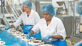 Wie die Torten von Coppenrath & Wiese in Form bleiben