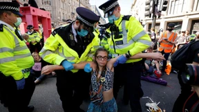 Die Erfinder des An-die-Straße-Klebens zweifeln an ihrer Methode