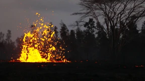 Kilauea spuckt Lava und Asche