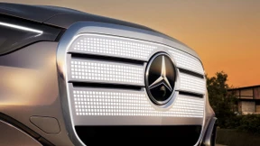 Ein neuer Grill bringt eine Designwende bei Mercedes