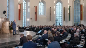 Jung gegen Alt statt Ost gegen West