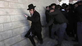 Gewaltsame Proteste im Streit über Wehrpflicht