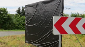 Wahlplakate werden verhüllt oder wieder abgebaut