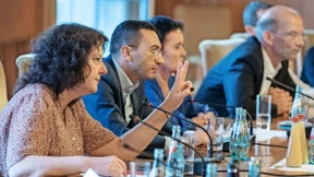 „Bildungsdezernentin vernachlässigt die Kernaufgaben“