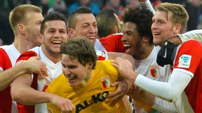 Augsburg-Torwart trifft in letzter Minute