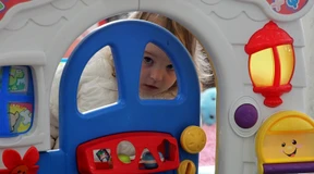 Fast zwei Drittel aller ukrainischen Kinder auf der Flucht