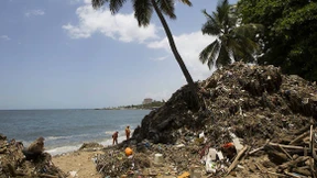 Urlaubsparadies versinkt im Plastikmüll