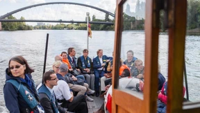 Mit dem Wassertaxi von Stadt zu Stadt  