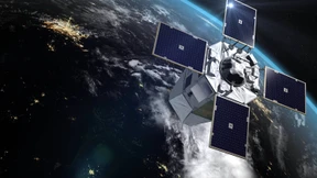 Militärisches Auge im All