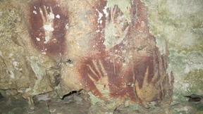 Älteste Höhlenkunst der Welt in Indonesien entdeckt