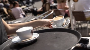 Arbeitgeber melden weniger Stellen