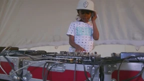 Sechsjähriger rockt Südafrika